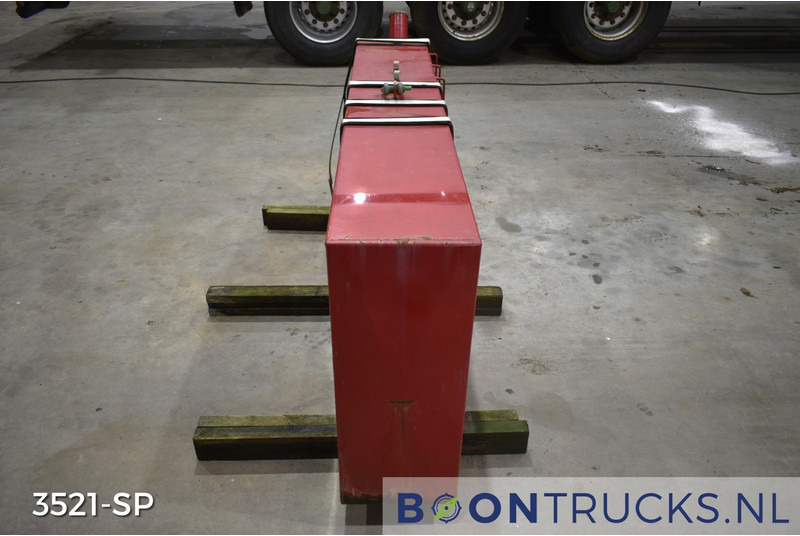 Onbekend BRANDSTOFTANK | L 30 x W 183 x H 77 cm * ca 400 L - Palivová nádrž: obrázek 4 Onbekend BRANDSTOFTANK | L 30 x W 183 x H 77 cm * ca 400 L - Palivová nádrž: obrázek 4