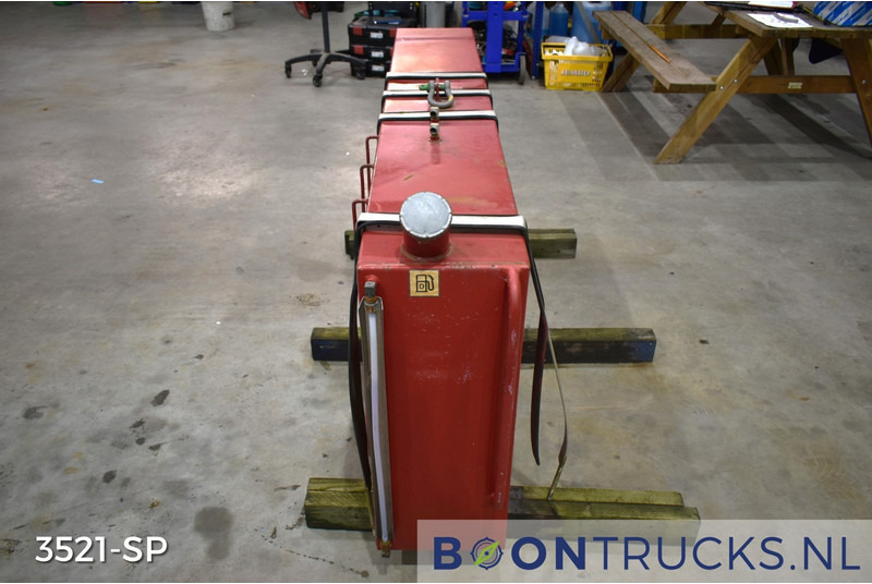 Onbekend BRANDSTOFTANK | L 30 x W 183 x H 77 cm * ca 400 L - Palivová nádrž: obrázek 3 Onbekend BRANDSTOFTANK | L 30 x W 183 x H 77 cm * ca 400 L - Palivová nádrž: obrázek 3
