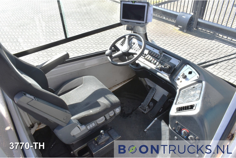 Terberg YT222 4x2 | TERMINAL TRUCK * NL KENTEKEN - Tahač: obrázek 2 Terberg YT222 4x2 | TERMINAL TRUCK * NL KENTEKEN - Tahač: obrázek 2