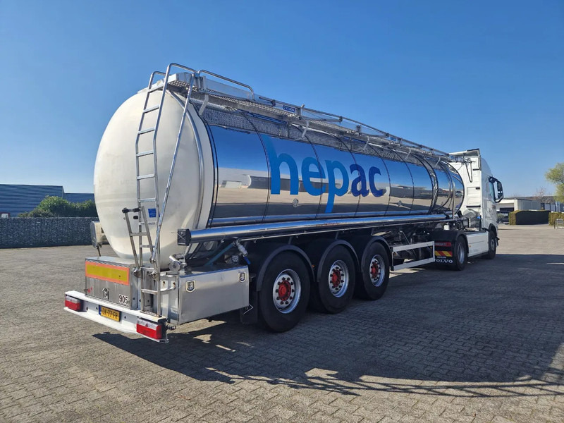 Feldbinder 38000 liter 3 kamer tankoplegger met CIP Leiding en tank verwarming - Cisternový návěs: obrázek 4 Feldbinder 38000 liter 3 kamer tankoplegger met CIP Leiding en tank verwarming - Cisternový návěs: obrázek 4
