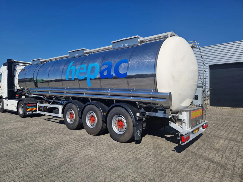 Feldbinder 38000 liter 3 kamer tankoplegger met CIP Leiding en tank verwarming - Cisternový návěs: obrázek 2 Feldbinder 38000 liter 3 kamer tankoplegger met CIP Leiding en tank verwarming - Cisternový návěs: obrázek 2