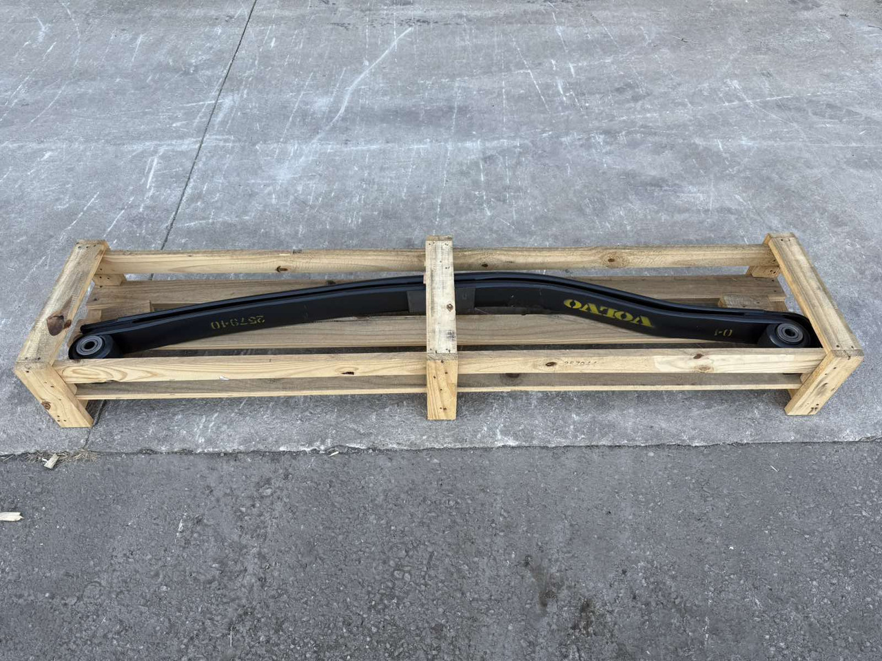 VOLVO FRONT SPRING 257940 - Náhradní díly pro Nákladní auto: obrázek 1 VOLVO FRONT SPRING 257940 - Náhradní díly pro Nákladní auto: obrázek 1