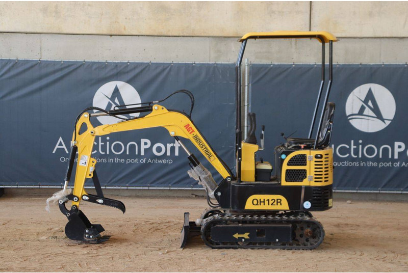 AGT Industrial QH12R - Mini rýpadlo: obrázek 2 AGT Industrial QH12R - Mini rýpadlo: obrázek 2