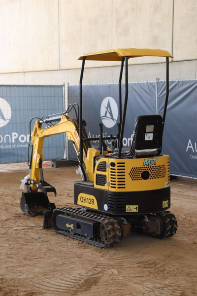 AGT Industrial QH12R - Mini rýpadlo: obrázek 4 AGT Industrial QH12R - Mini rýpadlo: obrázek 4