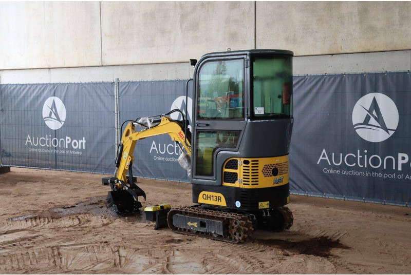 AGT Industrial QH13R - Mini rýpadlo: obrázek 3 AGT Industrial QH13R - Mini rýpadlo: obrázek 3