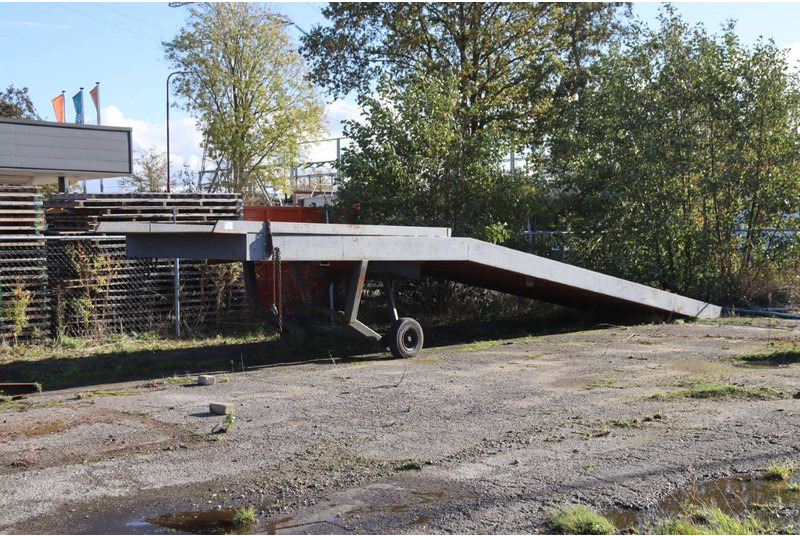 AP - Přívěs plato/ Valník: obrázek 1 AP - Přívěs plato/ Valník: obrázek 1