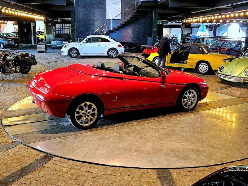 Alfa Romeo Spider (916 - update 3) _ 2.0 TS - Osobní auto: obrázek 2 Alfa Romeo Spider (916 - update 3) _ 2.0 TS - Osobní auto: obrázek 2
