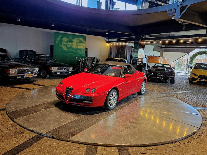 Alfa Romeo Spider (916 - update 3) _ 2.0 TS - Osobní auto: obrázek 4 Alfa Romeo Spider (916 - update 3) _ 2.0 TS - Osobní auto: obrázek 4