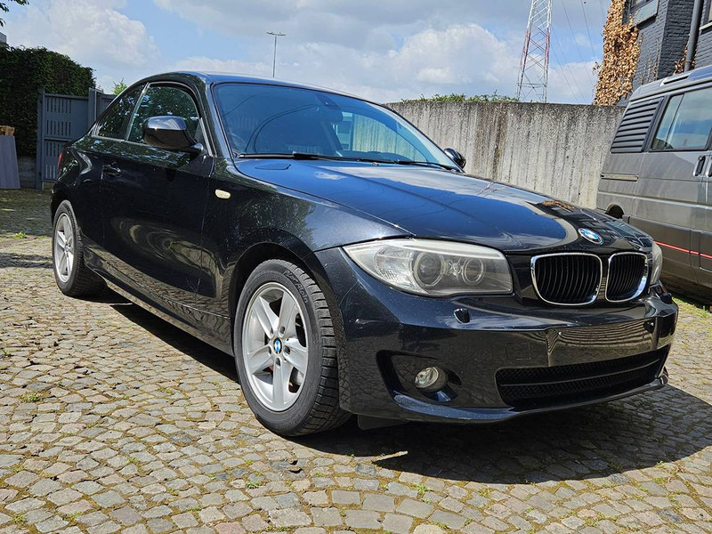 BMW 1-Reeks Coupe (E82 - LCI) _ 120d - Sedan: obrázek 4 BMW 1-Reeks Coupe (E82 - LCI) _ 120d - Sedan: obrázek 4