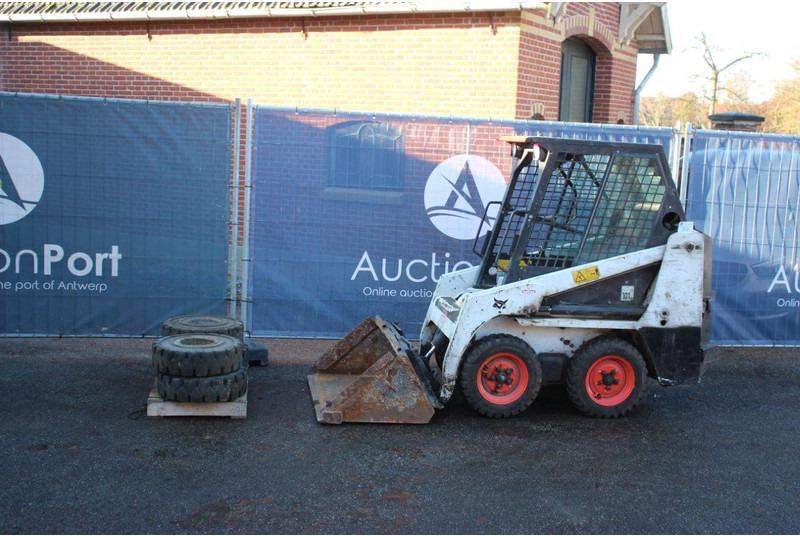 Bobcat 530 - Kolový nakladač: obrázek 1 Bobcat 530 - Kolový nakladač: obrázek 1