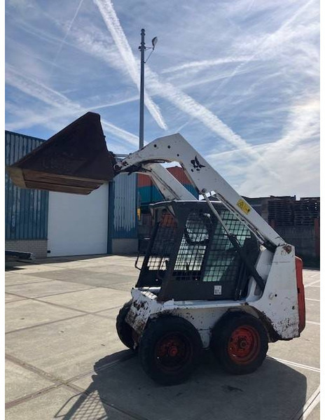 Bobcat S100 - Kolový nakladač: obrázek 1 Bobcat S100 - Kolový nakladač: obrázek 1