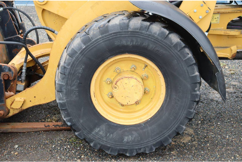 Kolový nakladač Caterpillar 906H: obrázek 20