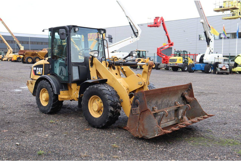 Kolový nakladač Caterpillar 906H: obrázek 7