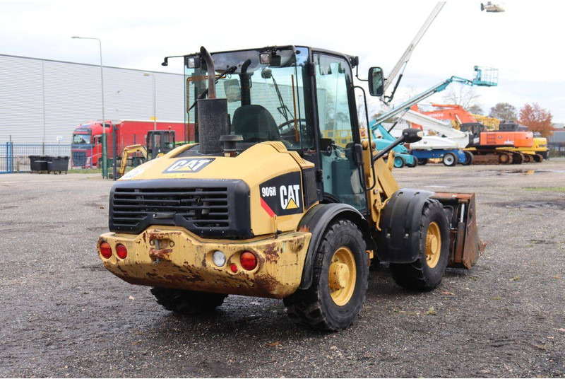 Kolový nakladač Caterpillar 906H: obrázek 6