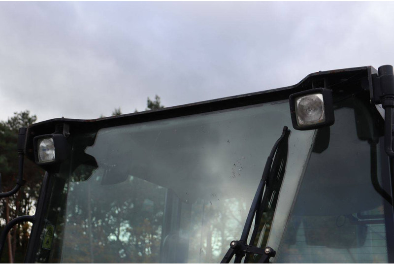 Kolový nakladač Caterpillar 906H: obrázek 17