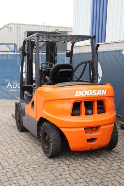 Doosan  - Dieselový vysokozdvižný vozík: obrázek 4 Doosan  - Dieselový vysokozdvižný vozík: obrázek 4