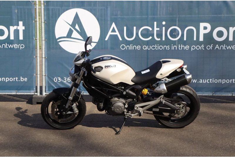 Ducati MONSTER 696 - Motocykl: obrázek 2 Ducati MONSTER 696 - Motocykl: obrázek 2