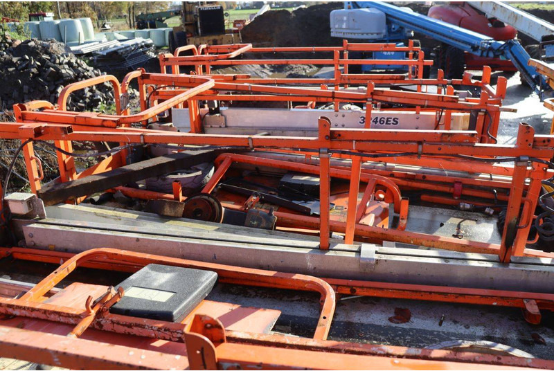 Kloubová plošina Genie 3246ES: obrázek 15 Kloubová plošina Genie 3246ES: obrázek 15