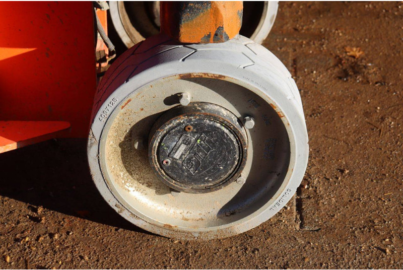 Kloubová plošina Genie 3246ES: obrázek 6 Kloubová plošina Genie 3246ES: obrázek 6