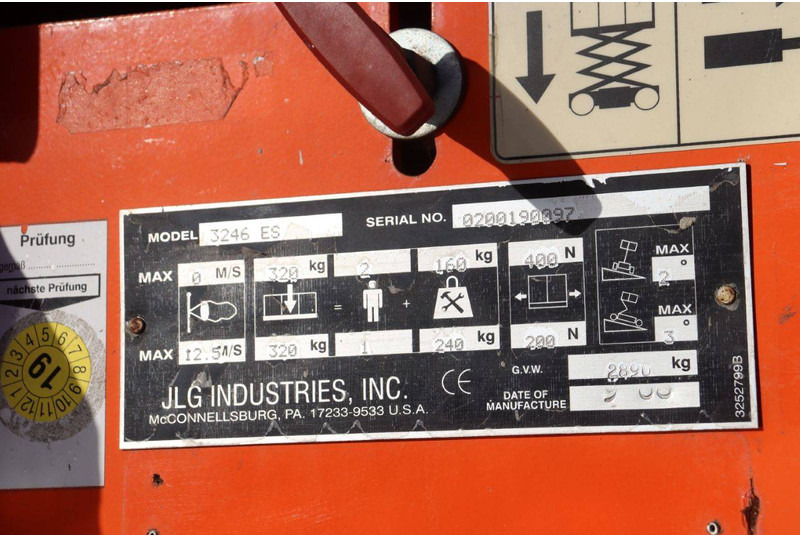 Kloubová plošina Genie 3246ES: obrázek 9 Kloubová plošina Genie 3246ES: obrázek 9