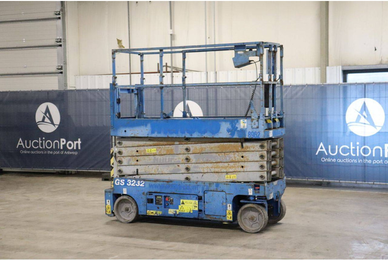 Genie GS-3232 - Nůžková plošina: obrázek 4 Genie GS-3232 - Nůžková plošina: obrázek 4