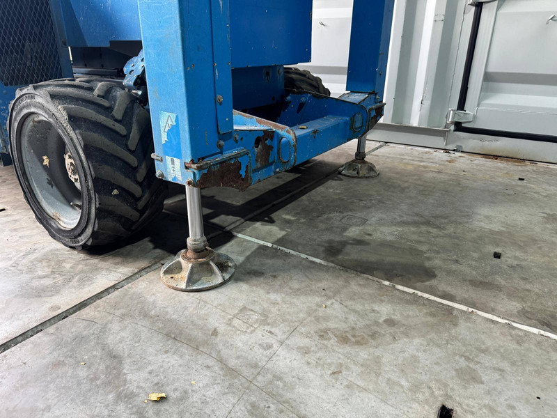 Nůžková plošina Genie GS-4069: obrázek 11