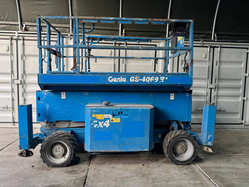 Nůžková plošina Genie GS-4069: obrázek 13