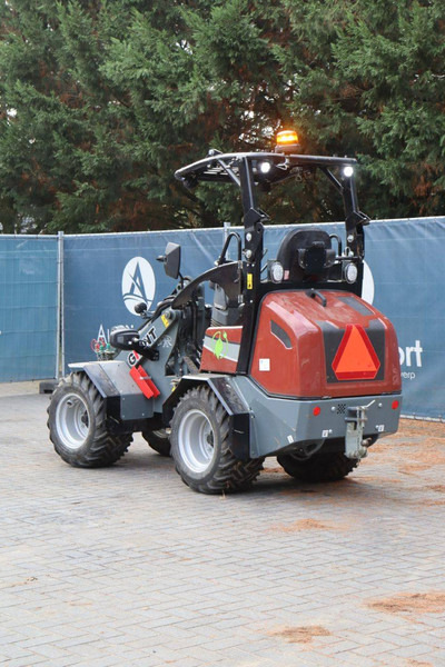 Giant G2200E X-TRA - Kolový nakladač: obrázek 4 Giant G2200E X-TRA - Kolový nakladač: obrázek 4