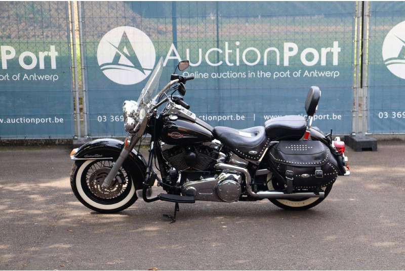 Harley-Davidson Heritage Softail Classic - Motocykl: obrázek 2 Harley-Davidson Heritage Softail Classic - Motocykl: obrázek 2