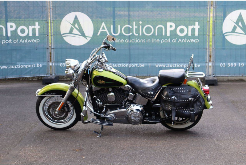 Harley-Davidson Heritage Softail Classic - Motocykl: obrázek 2 Harley-Davidson Heritage Softail Classic - Motocykl: obrázek 2
