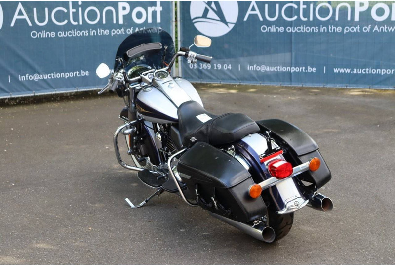 Harley-Davidson Road King Classic TOuring - Motocykl: obrázek 4 Harley-Davidson Road King Classic TOuring - Motocykl: obrázek 4