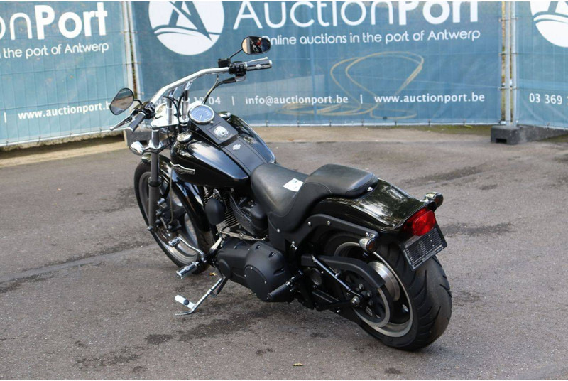 Harley-Davidson Softail Night Train - Motocykl: obrázek 4 Harley-Davidson Softail Night Train - Motocykl: obrázek 4