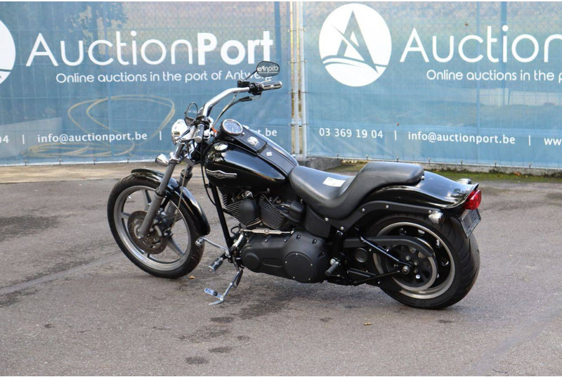 Harley-Davidson Softail Night Train - Motocykl: obrázek 3 Harley-Davidson Softail Night Train - Motocykl: obrázek 3