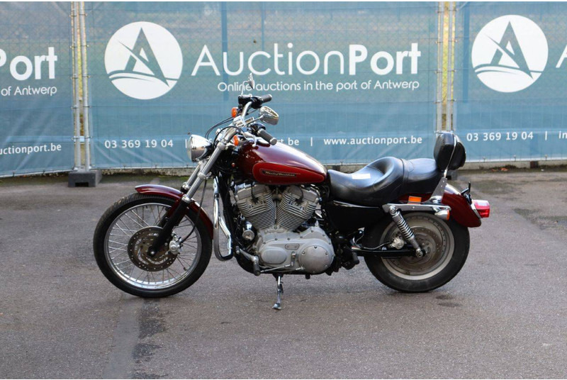 Harley-Davidson Sportster XL883 - Motocykl: obrázek 1 Harley-Davidson Sportster XL883 - Motocykl: obrázek 1