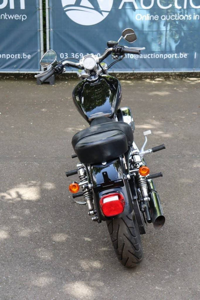 Harley-Davidson Sportster XL883 - Motocykl: obrázek 5 Harley-Davidson Sportster XL883 - Motocykl: obrázek 5