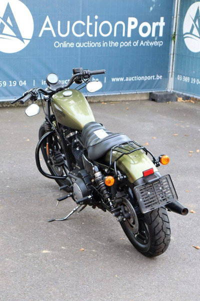 Harley-Davidson Sportster XL883 Iron - Motocykl: obrázek 4 Harley-Davidson Sportster XL883 Iron - Motocykl: obrázek 4
