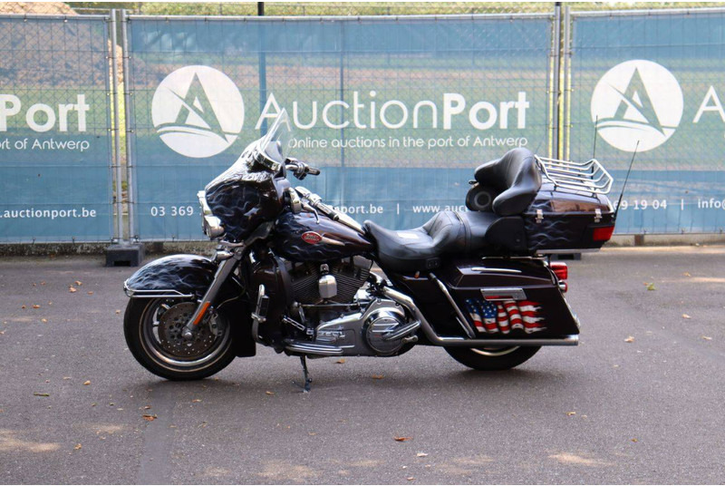 Harley-Davidson Ultra Classic CVO - Motocykl: obrázek 1 Harley-Davidson Ultra Classic CVO - Motocykl: obrázek 1