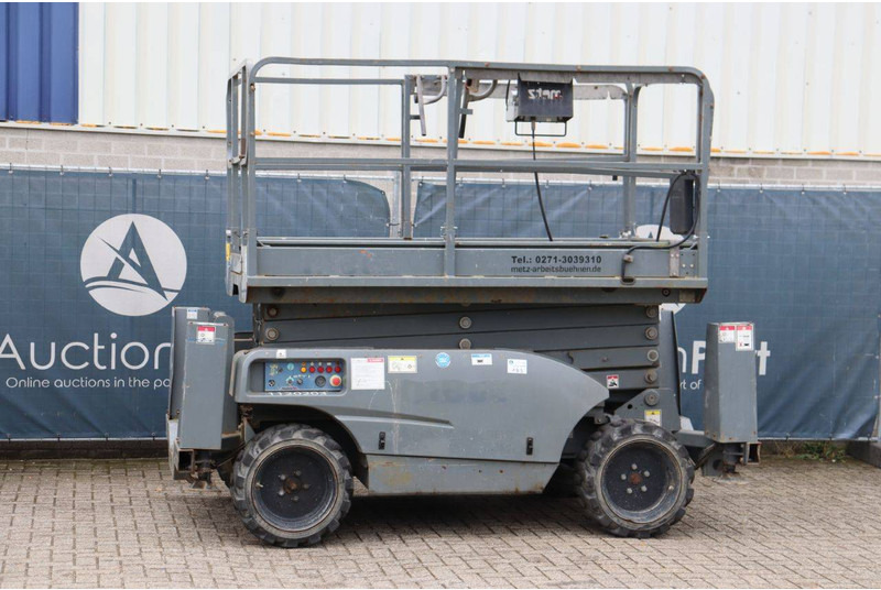 Haulotte Compact 12DX - Nůžková plošina: obrázek 1 Haulotte Compact 12DX - Nůžková plošina: obrázek 1