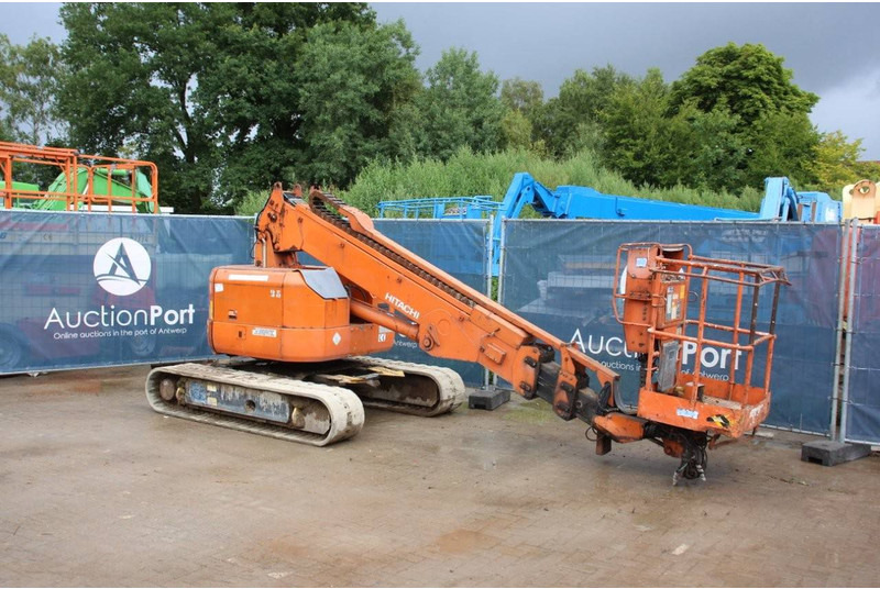 Hitachi HX99B - Teleskopická plošina: obrázek 3 Hitachi HX99B - Teleskopická plošina: obrázek 3
