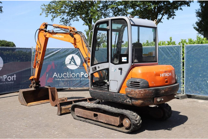 Hitachi ZX35 - Pásové rýpadlo: obrázek 4 Hitachi ZX35 - Pásové rýpadlo: obrázek 4