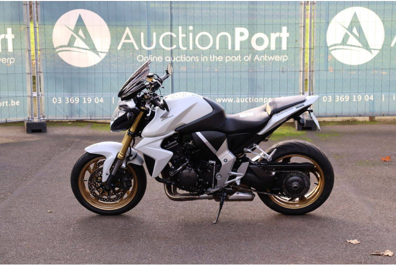 Honda CB 1000 R - Motocykl: obrázek 2 Honda CB 1000 R - Motocykl: obrázek 2