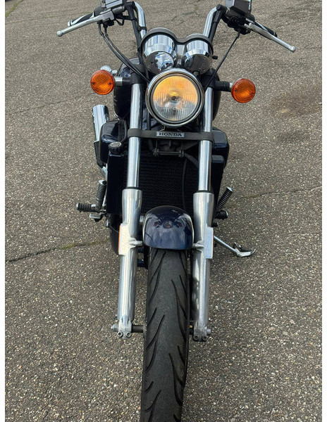 Honda Magna VF750C - Motocykl: obrázek 3 Honda Magna VF750C - Motocykl: obrázek 3