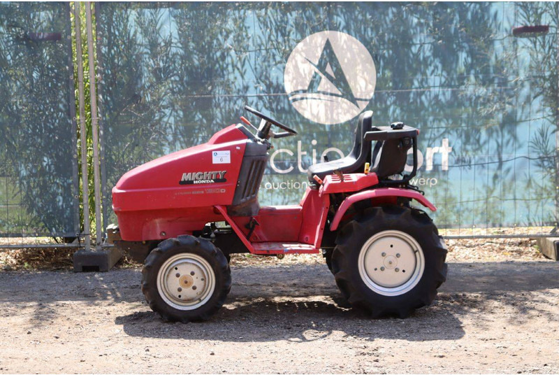 Honda RT130D - Traktor: obrázek 2 Honda RT130D - Traktor: obrázek 2
