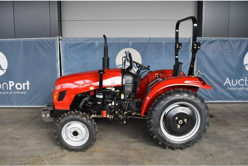 Huaxia H254 - Traktor: obrázek 2 Huaxia H254 - Traktor: obrázek 2