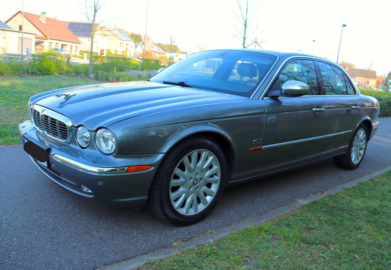 Jaguar XJ-6 3.0 Sovereign - Osobní auto: obrázek 1 Jaguar XJ-6 3.0 Sovereign - Osobní auto: obrázek 1