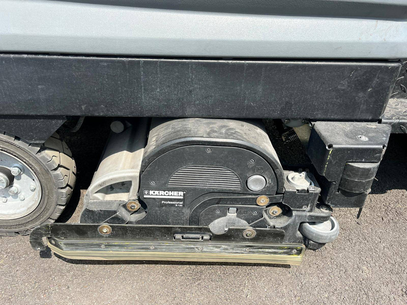Kärcher R120 - Zametací vůz: obrázek 4 Kärcher R120 - Zametací vůz: obrázek 4