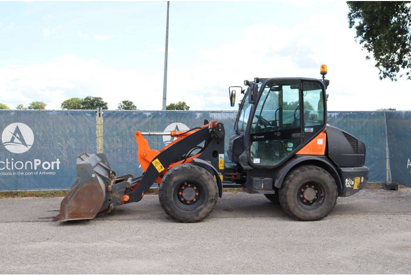 Komatsu WA70-7 - Kolový nakladač: obrázek 1 Komatsu WA70-7 - Kolový nakladač: obrázek 1