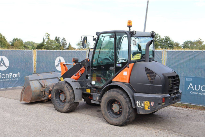 Komatsu WA70-7 - Kolový nakladač: obrázek 3 Komatsu WA70-7 - Kolový nakladač: obrázek 3