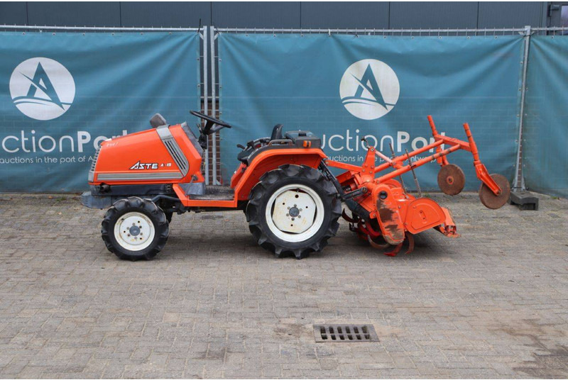 Kubota A-15 - Traktor: obrázek 2 Kubota A-15 - Traktor: obrázek 2