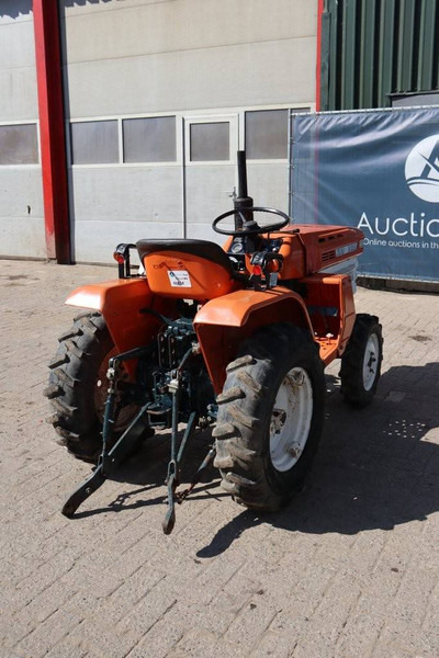 Kubota B1400 - Traktor: obrázek 5 Kubota B1400 - Traktor: obrázek 5